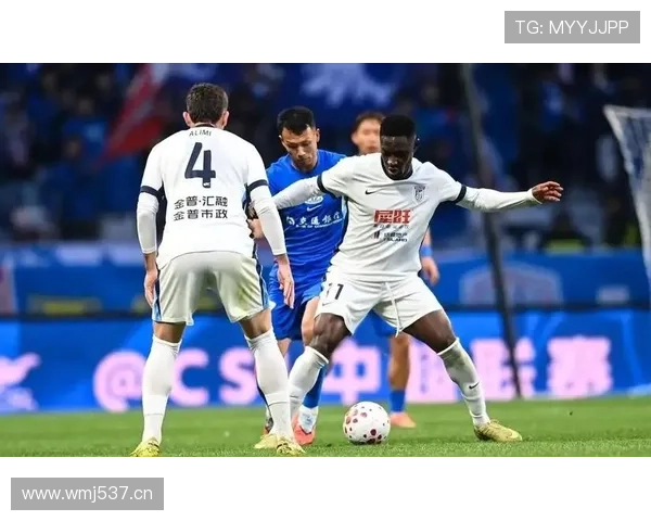 上海申花进攻上限限制赛季表现,防守稳定性承担主要责任阶段性变化 上海申花进攻上限限制赛季表现,防守稳定性承担主要责任阶段性变化