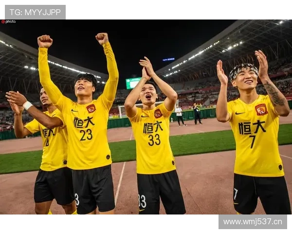 韦世豪私下喝的水都带金箔？