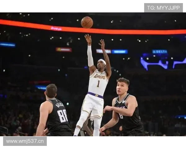 内内转型内线策应核心，高位手递手制造错位提升进攻效率